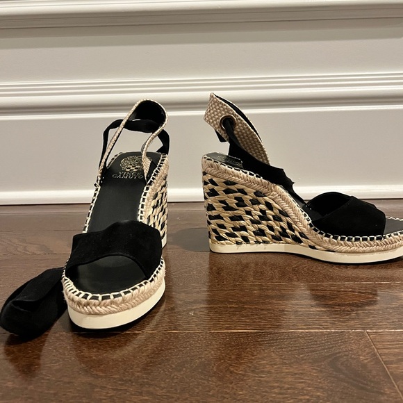 Vince Camuto Bendsen Wedge Size 8 NEW IN BOX - Picture 2 of 5